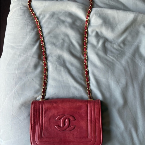 Chanel Red Leather Shoulder Bag - Picture 2 of 15